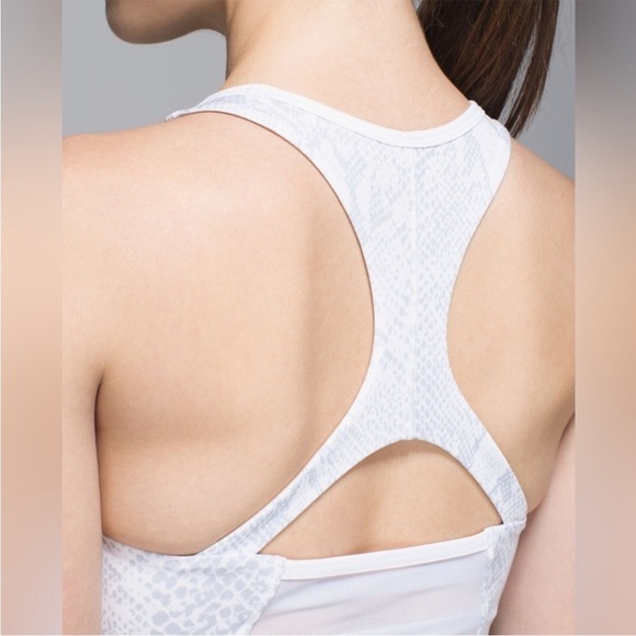 Lululemon Mesh With Me Tank in Desert Snake White Silver Fox White - Picture 4 of 15